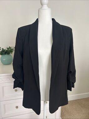 NWT eesome Black Open-Front Blazer